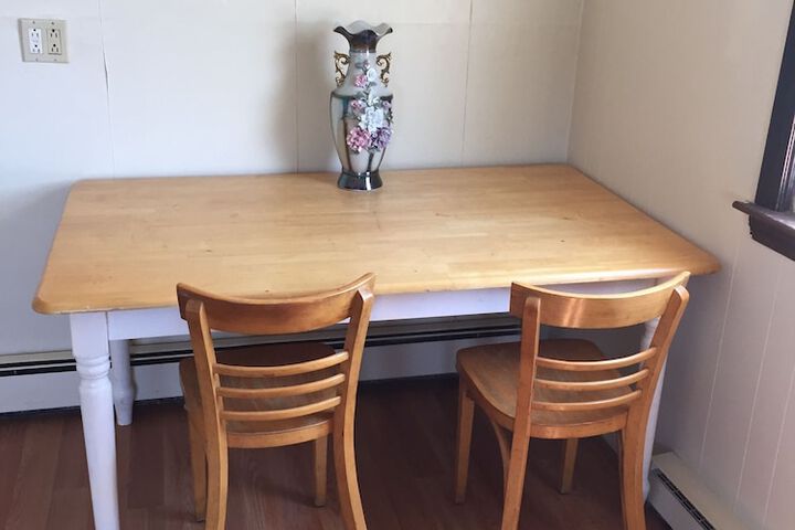 Room 5 of 12