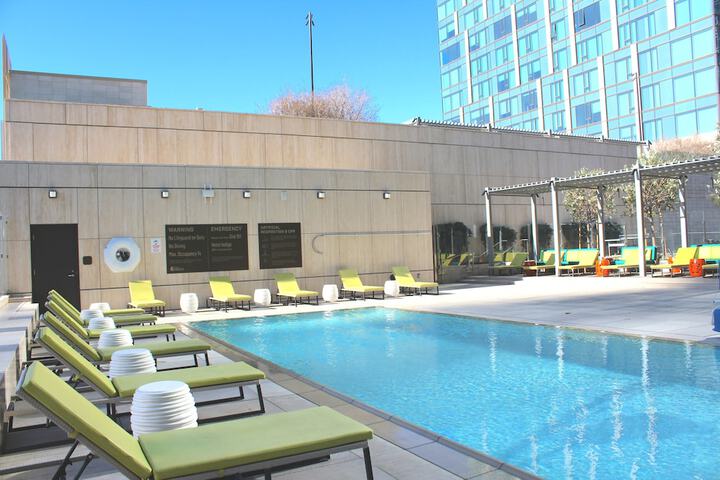 Pool 10 of 65