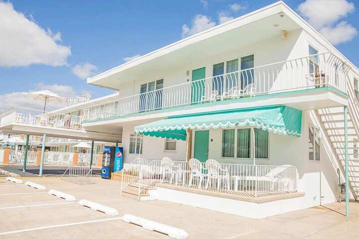 Hotel 4 of 111