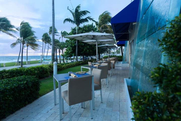 Royal Blues Hotel