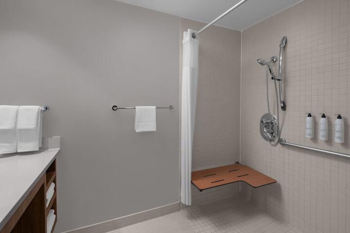 Room 15 of 32
