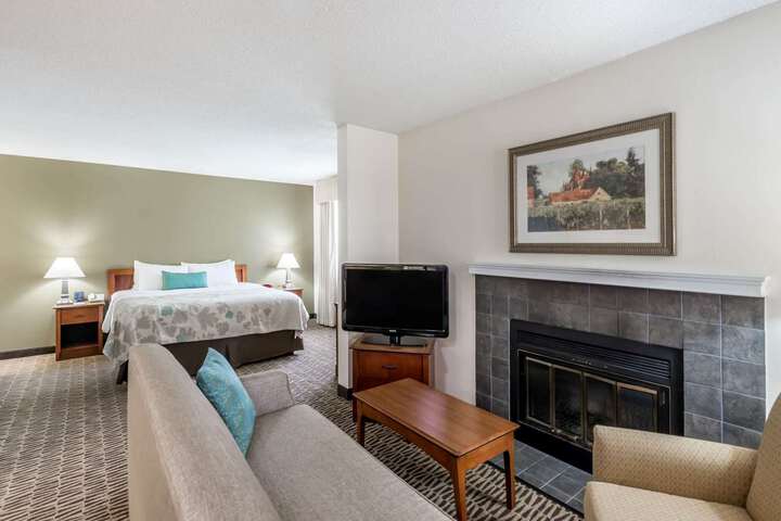 Suite 5 of 14