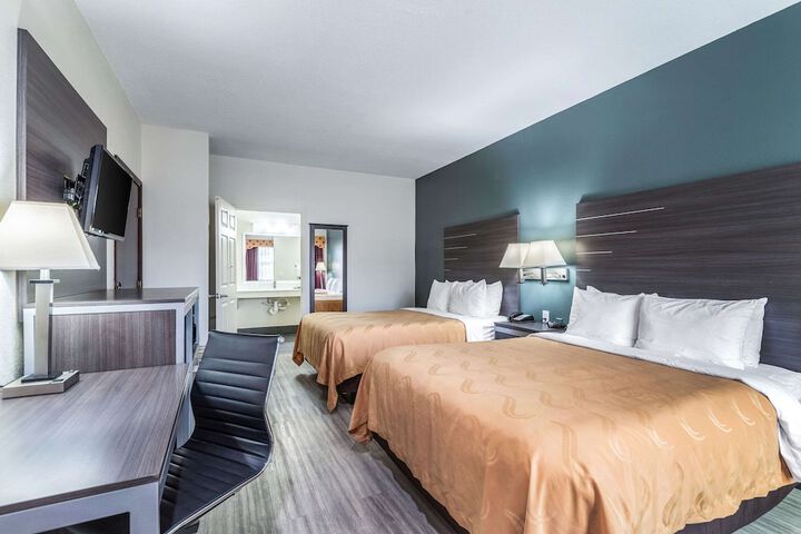 Quality Inn & Suites Canton