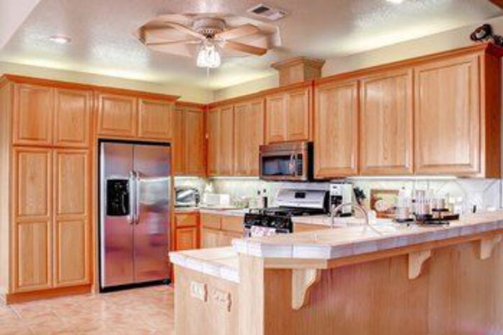 Paso City View 3 Br Home by RedAwning