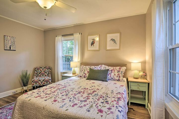 Bright Home w / Yard in Historic Fuquay-varina!