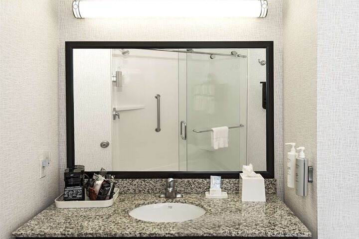 Hampton Inn & Suites Raleigh Downtown