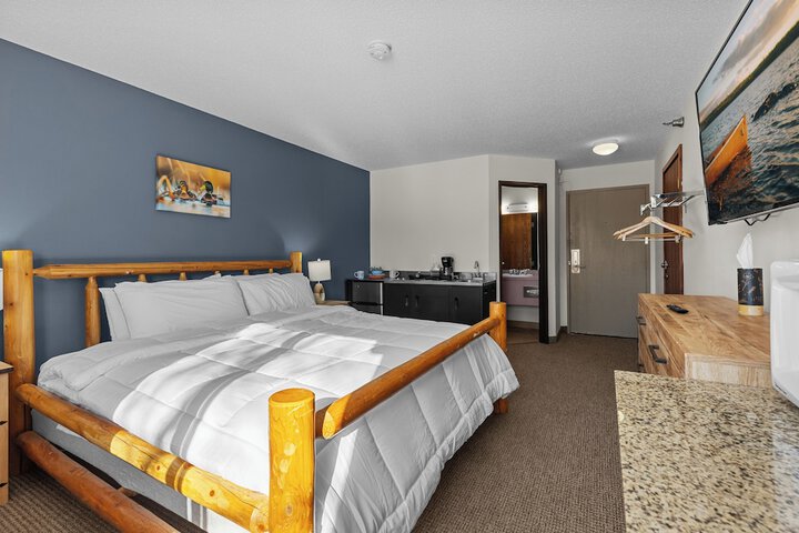 Nisswa Hotel and Suites
