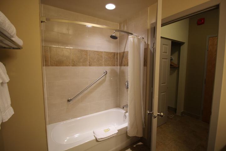Room 75 of 108