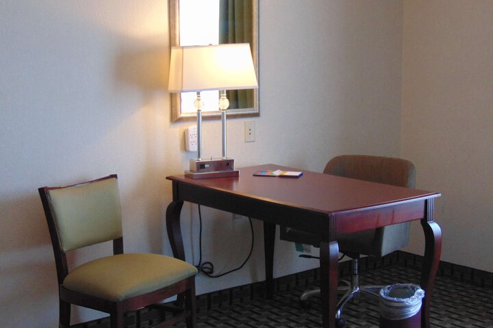 Room 27 of 37