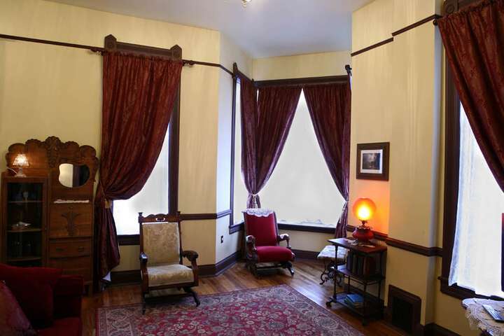 Martin & Mason Hotel
