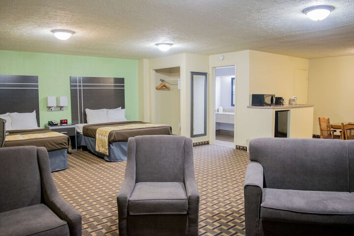 Room 19 of 25