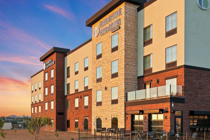 Hotel 10 of 99