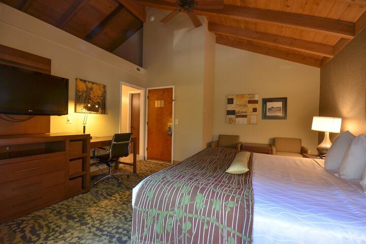 Room 21 of 34
