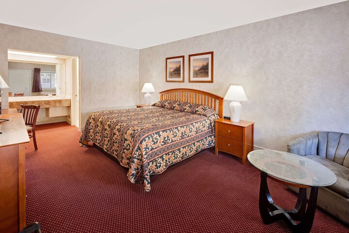 Room 16 of 18