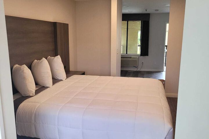 Room 12 of 35