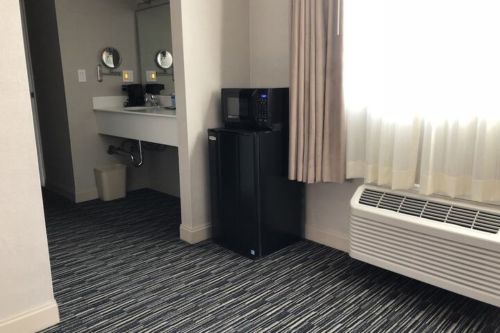 Room 15 of 48