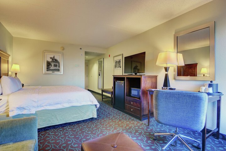 Room 32 of 41