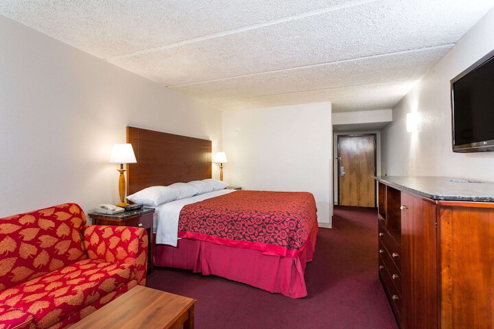 Room 14 of 15