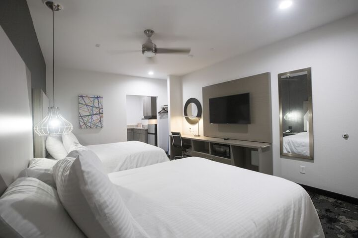 Room 14 of 32