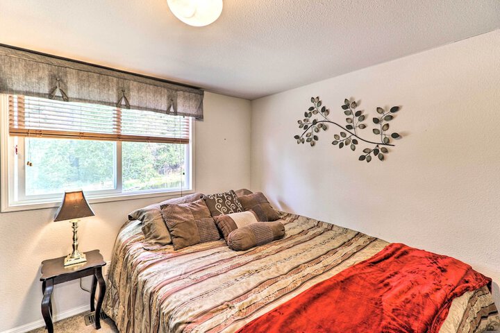 Eureka Tiny Home w / Hot Tub & Community Beach!