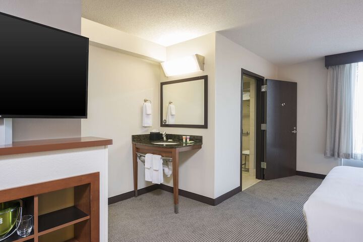 Room 18 of 33