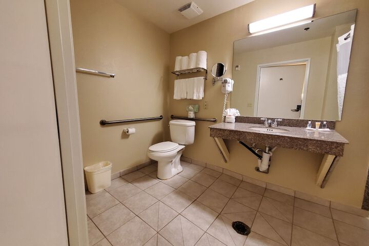 Room 16 of 31