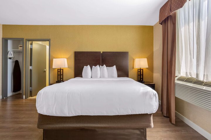 Best Western Plus Plaza Hotel