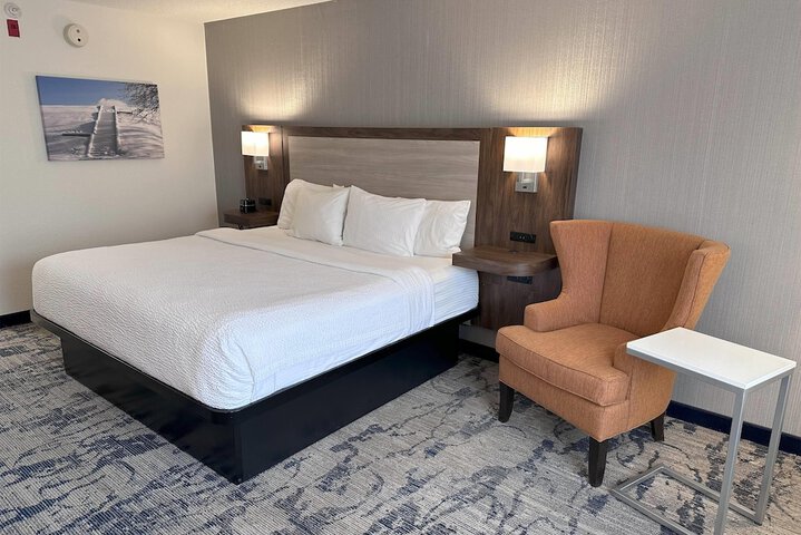 La Quinta Inn & Suites by Wyndham Milwaukee SW New Berlin