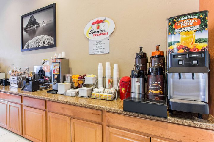 Breakfast/Coffee Service 16 of 17