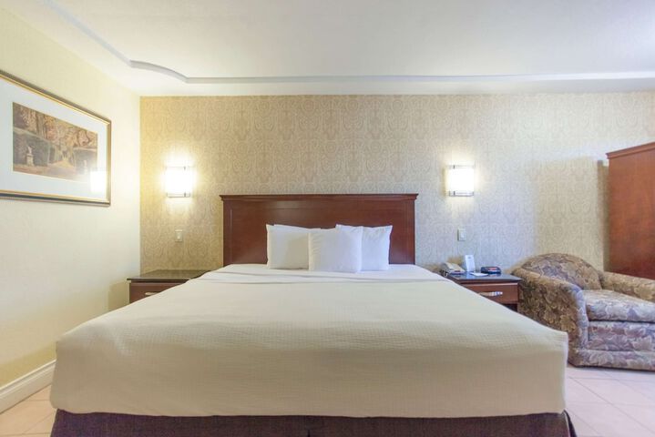 Room 41 of 76