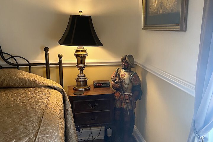 Room 76 of 112