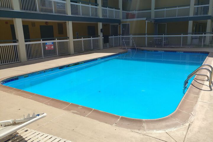 Super 8 by Wyndham New Cumberland