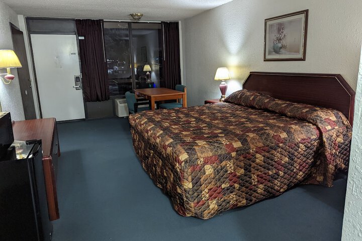Room 16 of 16