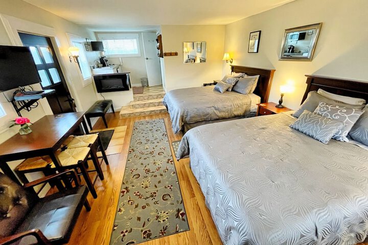 Friday Harbor Grand B & B