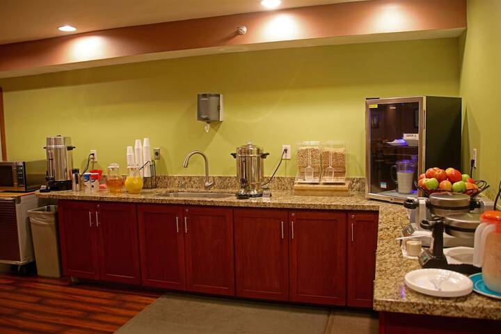 Breakfast/Coffee Service 47 of 58