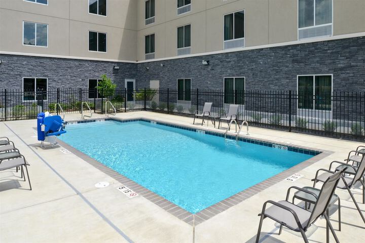 Pool 9 of 25