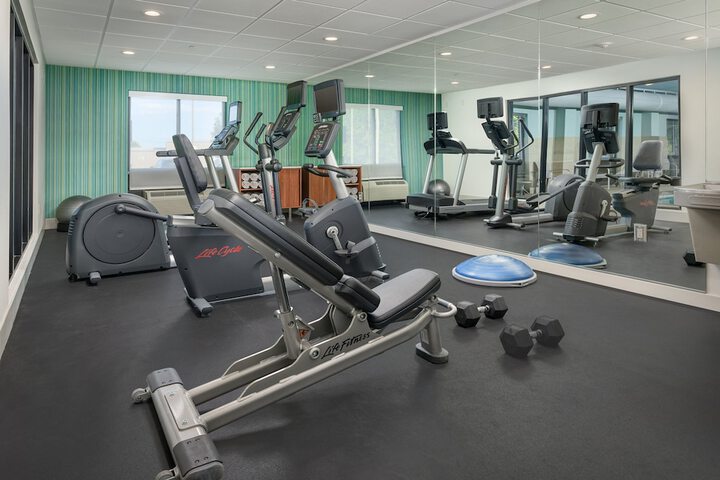 Holiday Inn Express Hotel & Suites Tullahoma by IHG