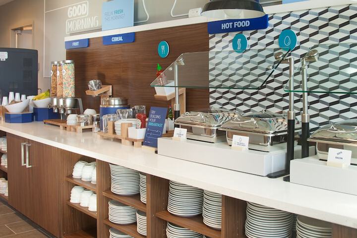 Breakfast/Coffee Service 105 of 130