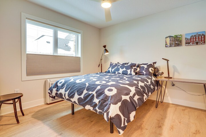 1 Mi to Carleton College: Wfh-friendly Apartment