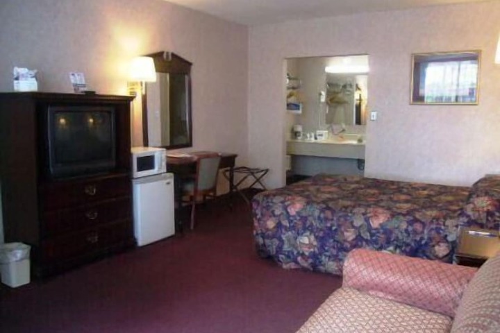 Room 8 of 15