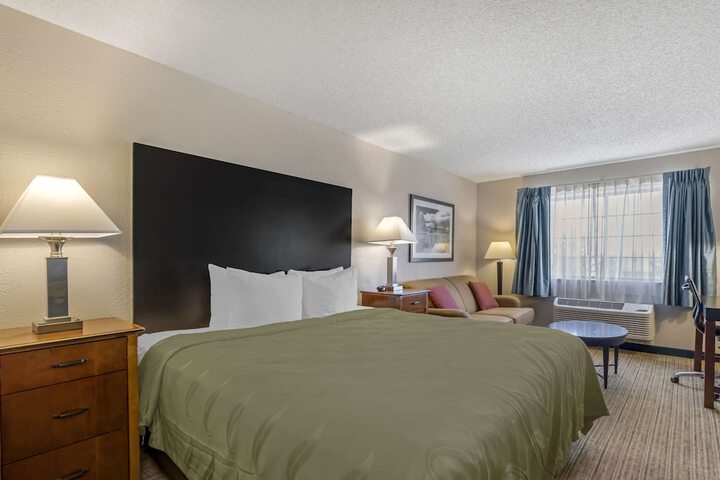 Room 21 of 40