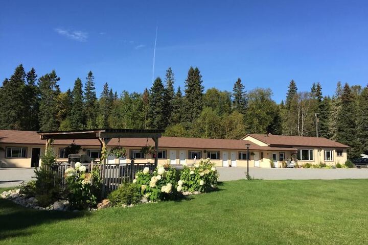Parkway Motel