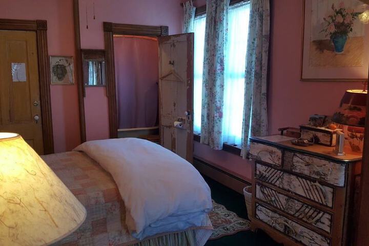 Room 3 of 11