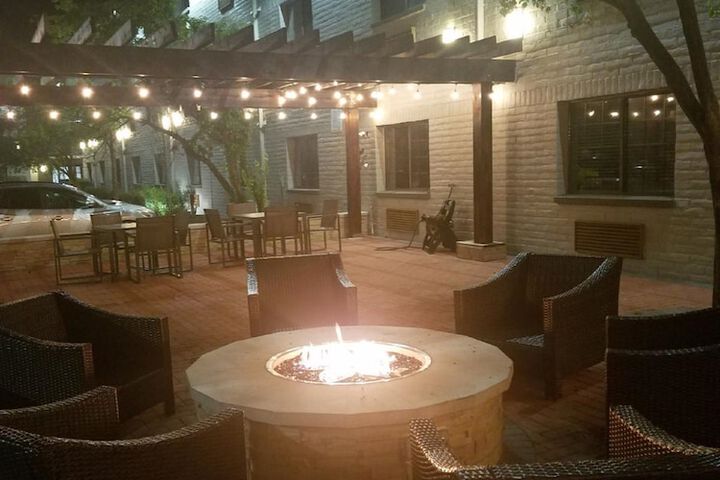 Hotel 4 of 27