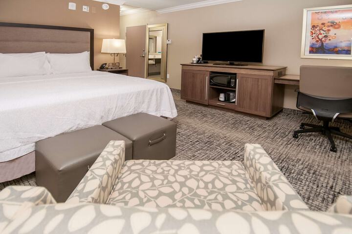 Room 46 of 82