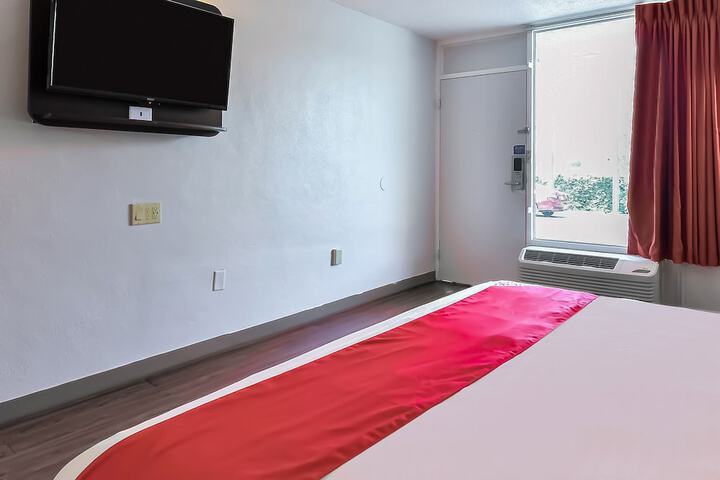 Room 13 of 30