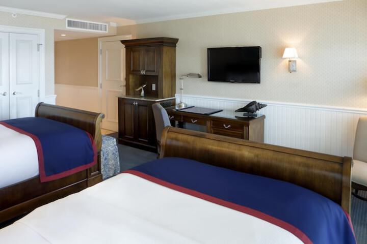 Madison Beach Hotel