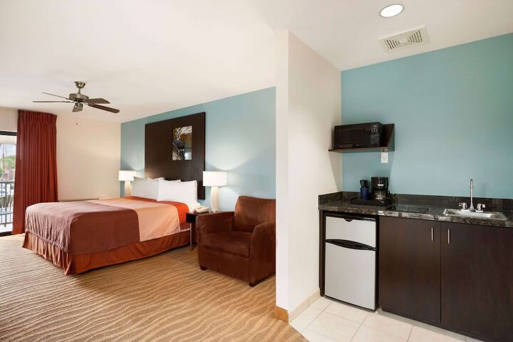 Room 17 of 25