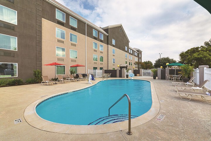 Pool 5 of 39