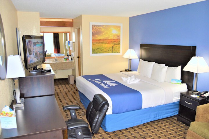 Days Inn by Wyndham Easley / Greenville/Clemson Area